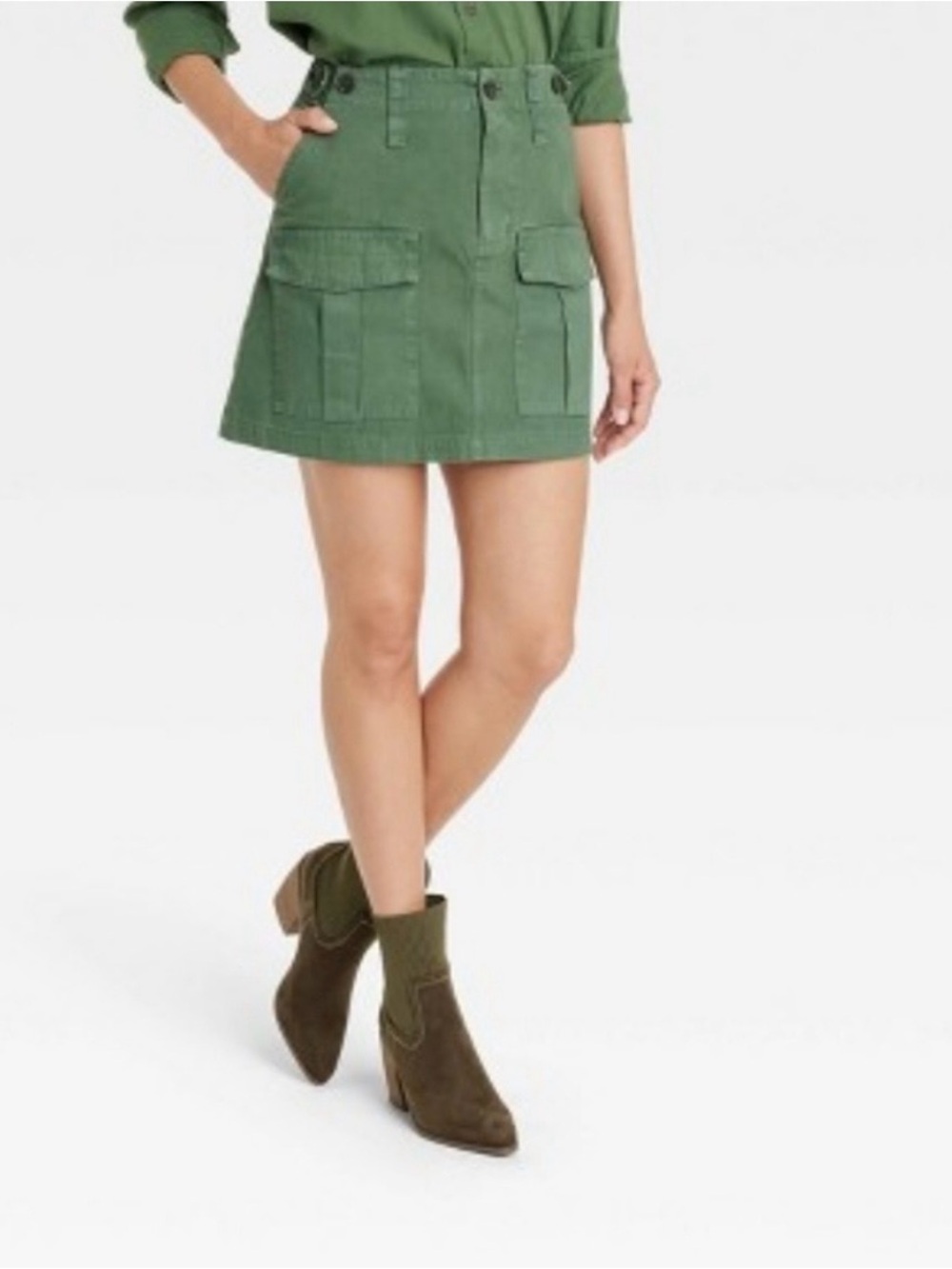 Universal Thread Green Cargo Pocket Mini Skirt gently worn